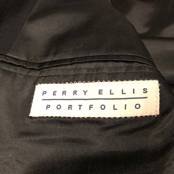 Like New Perry Ellis Sports Coat - Picture 5 of 7